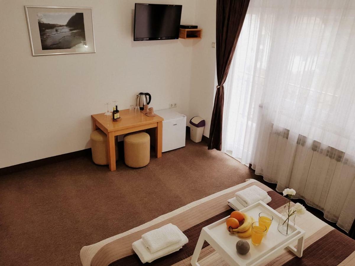 Guesthouse Kovacevic Korenica Ngoại thất bức ảnh